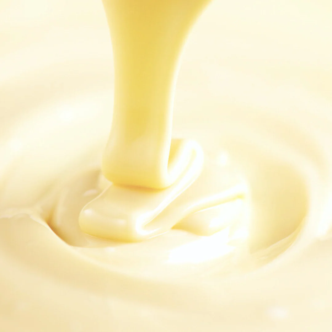 Merckens White Chocolate Melting Wafers - 50lb Case - Image 3